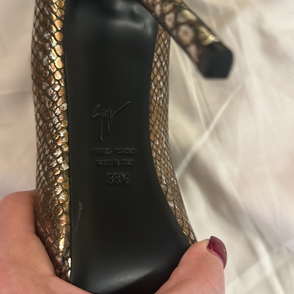 Giuseppe Zanotti Metallic Gold Python Embossed Leather Peep Toe Platform 39.5 - Picture 8 of 10